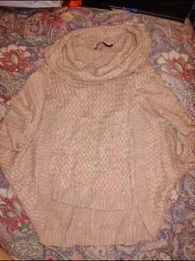 Outback Red - Tan Cable Knit Cowl Neck Short Sleeve Sweater